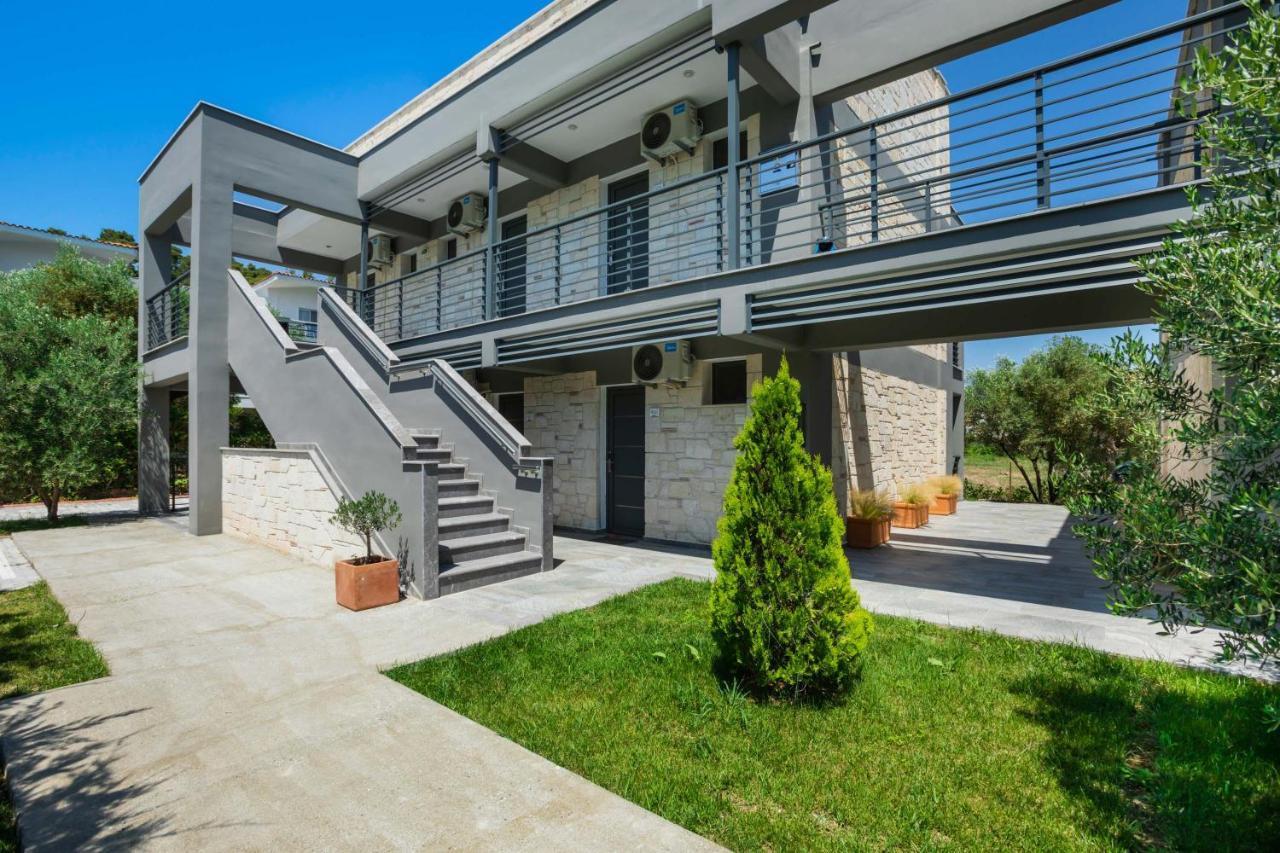 Newstory Suites Possidi Exterior photo