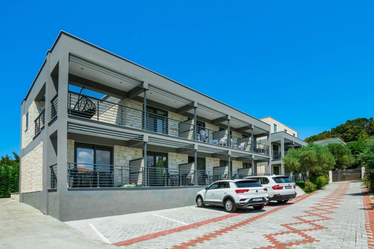 Newstory Suites Possidi Exterior photo