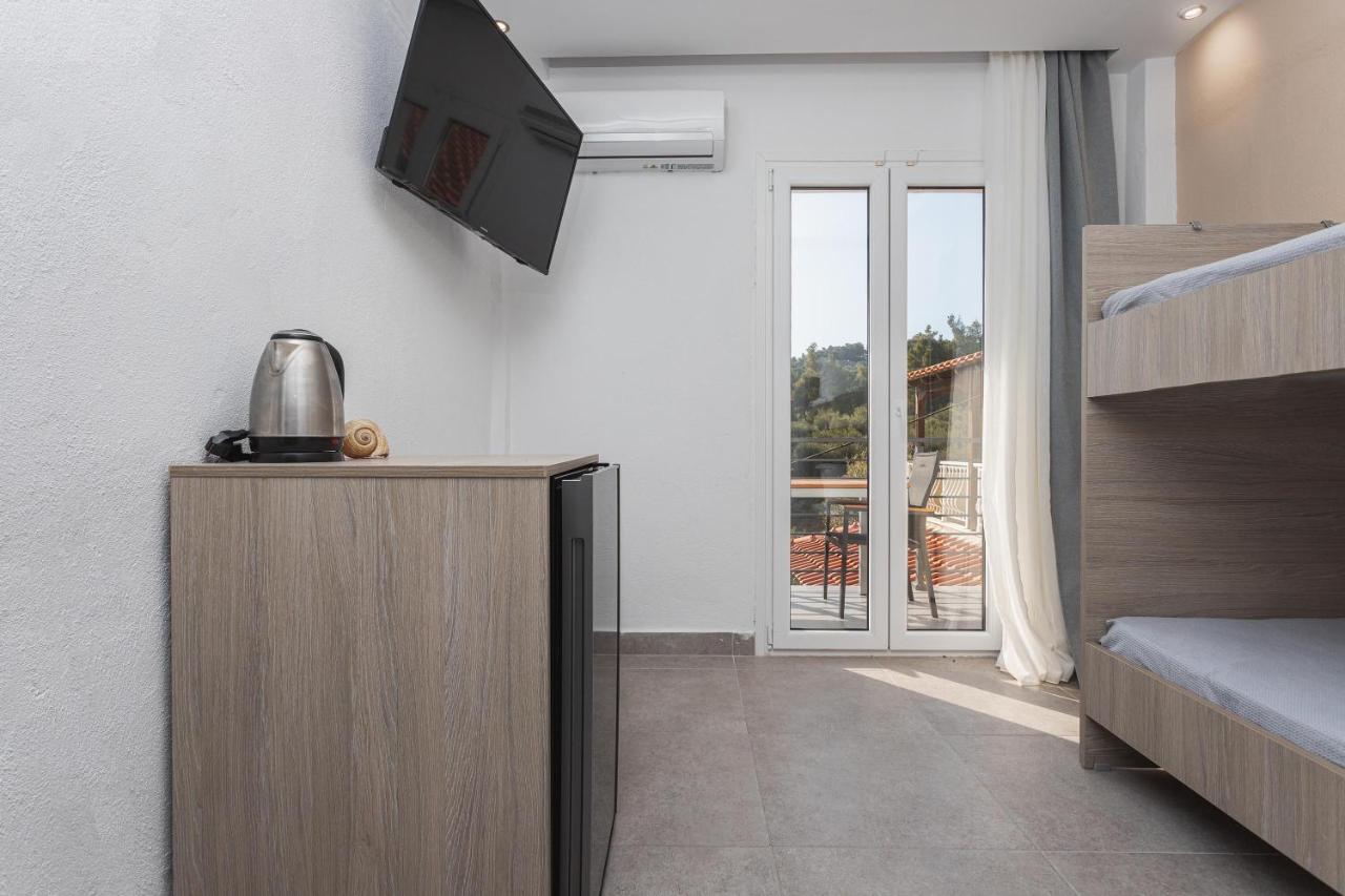Newstory Suites Possidi Exterior photo