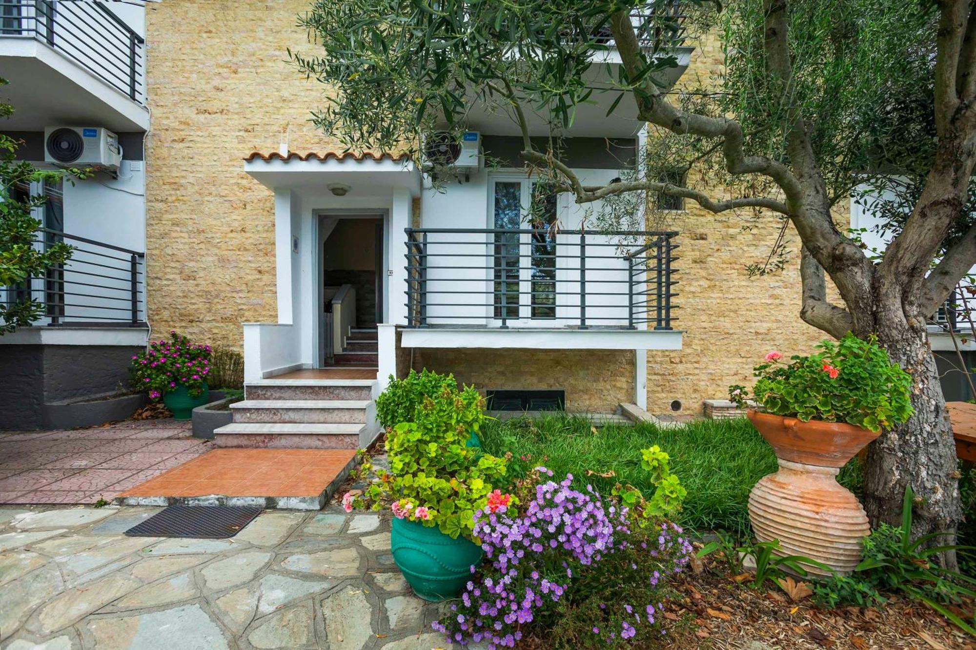 Newstory Suites Possidi Exterior photo